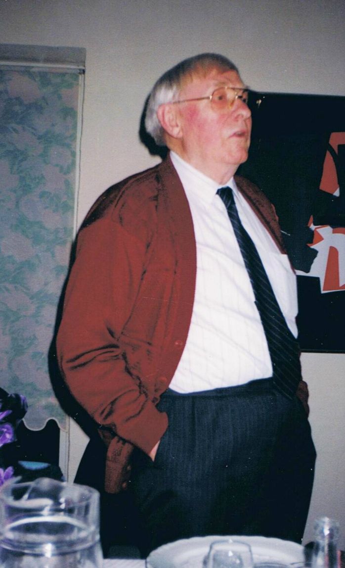 Gerlak holder tale for mor på hendes 60 års fødselsdag 9. april 1994