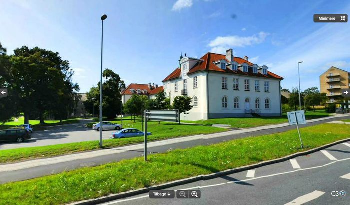 Fødselsanstalten Jylland anno 2013 - 27. marts 1953 kom jeg til verden i disse bygninger beliggende Vennelyst Boulevard i Aarhus, kører næsten dagligt forbi. Bygningerne bruges nu af Aarhus Universitet. Tænk at man er født på en anstalt, som var for unge kvinder der var kommet i 